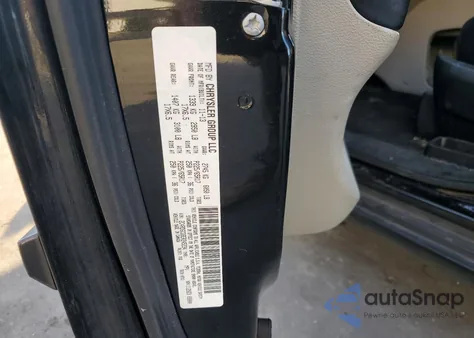 2014 Dodge Grand Caravan Sxt z USA, uszkodzony, nr VIN 2C4RDGCG6ER245234